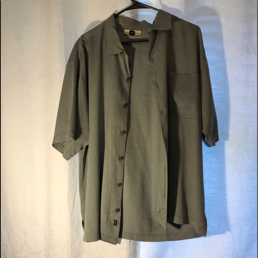 Tommy Bahama 100% silk button up